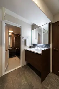 好きな家具が映えるクラシックモダンな空間